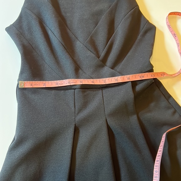 ASOS black dress size 2 sleeveless with criss cross design front w/ full skirt - Picture 11 of 12